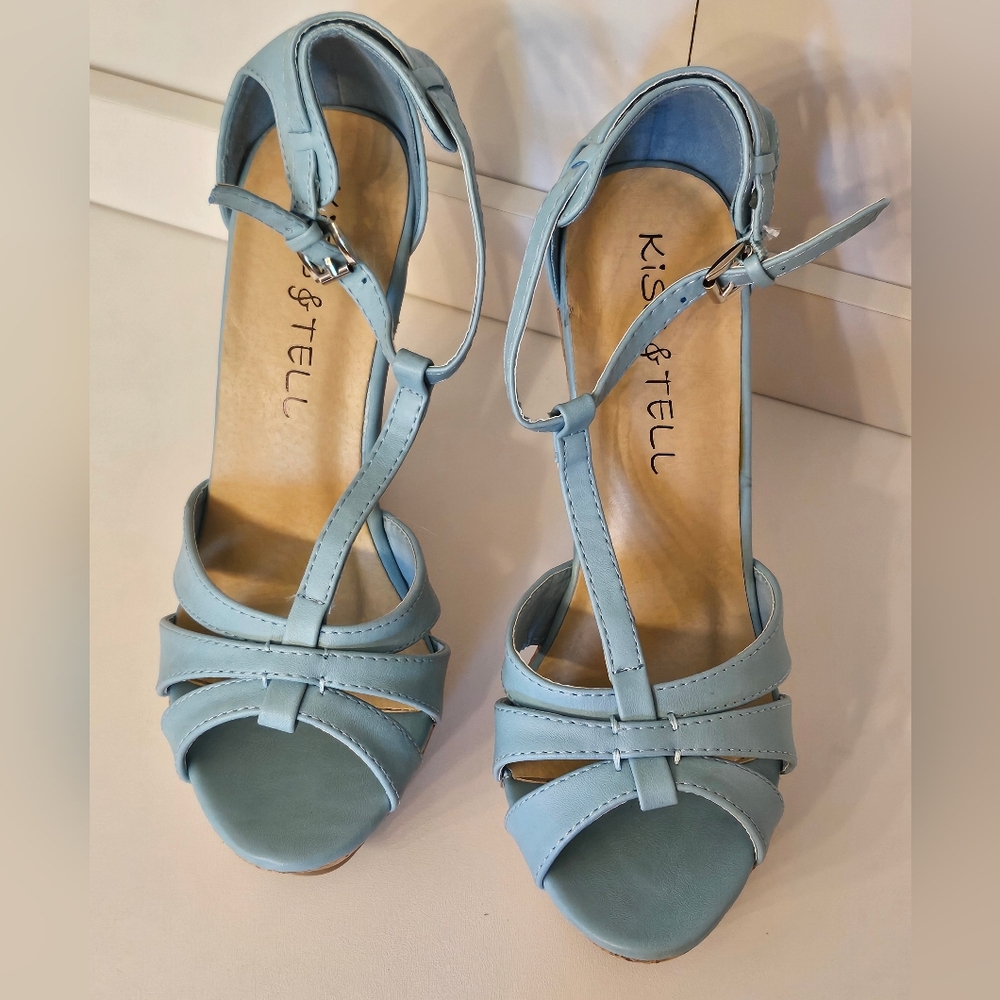 Kiss & Tell Platform Heels beige and baby blue with straps size 8 1/2